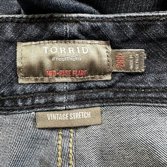 Torrid Jeans Mid Rise Flare Vintage Stretch Feel the Fit Blue Jeans‎ Womens 26R - Picture 2 of 8